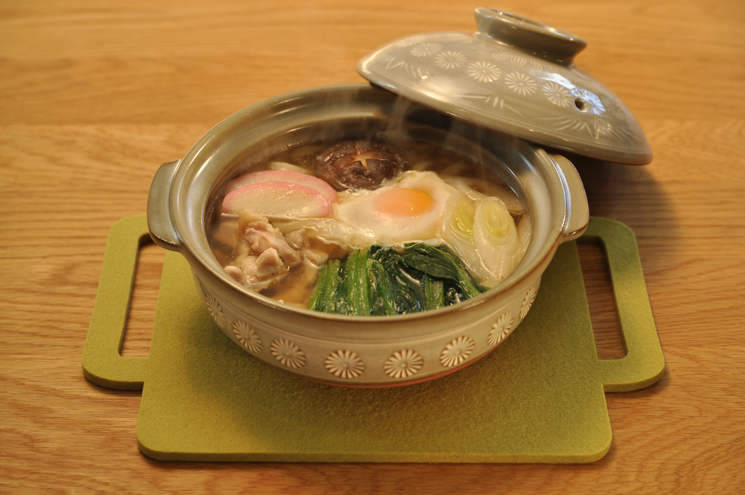 Nabeyaki-Udon (Hot Udon Noodles in Nabe)