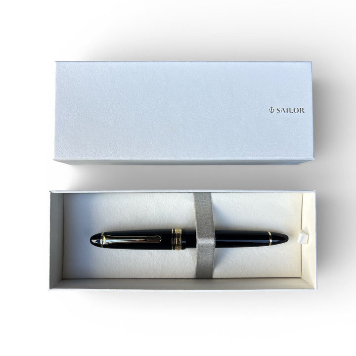 Sailor 1911 Profit Light Fountain Pen - Shining Blue with Gold Trim (Zoom)