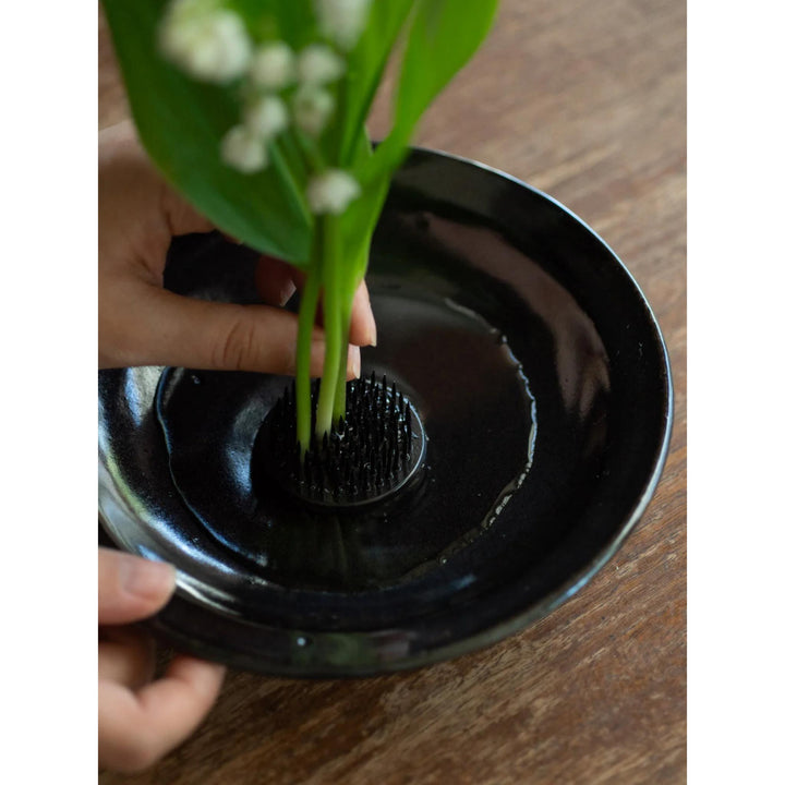 Black Kenzan Round (Spiky Frog) - Small